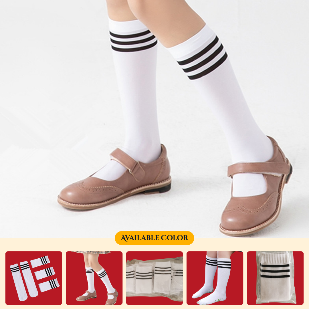 Children's over-the-knee dance socks, kindergarten student performance socks, high-top soccer training socks, white performance socks.